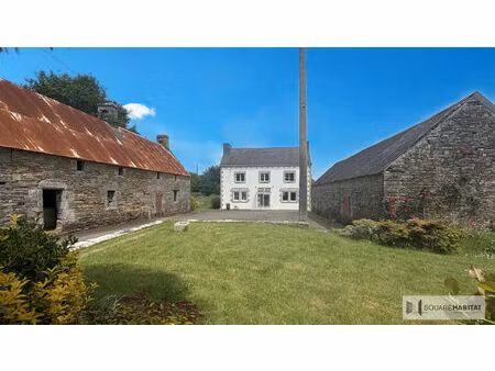 la foret-fouesnant  joli corps de ferme  dans un environnement calme