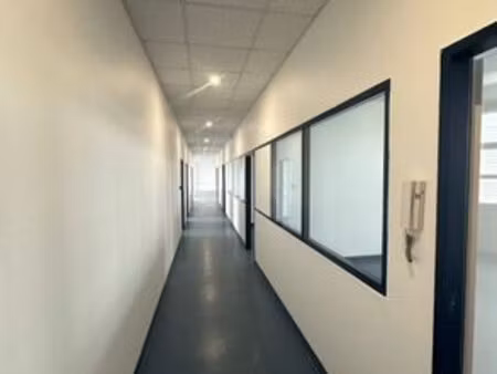 bureau prestigieux de 459 m2 en location - goussainville  france
