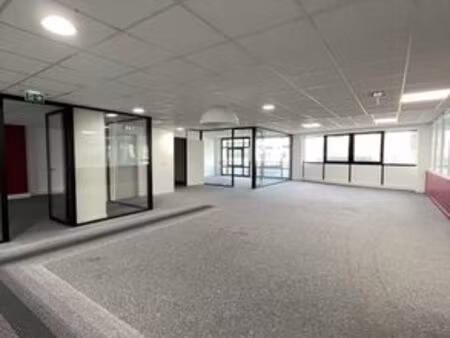 bureau de prestige de 285 m2 en location - levallois-perret  île-de-france
