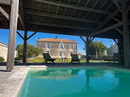 vente maison 8 pièces 330 m² à vouillé-les-marais (85450)  399 360 €