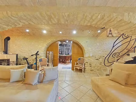 vente propriété 12 pièces 585 m² à mirmande (26270)  950 000 €