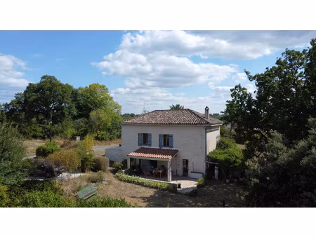 maison de campagne dans un cadre enchanteur  3 chambres   be