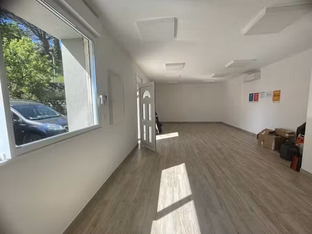 location locaux professionnels 50 m² à corte (20250)  700 €