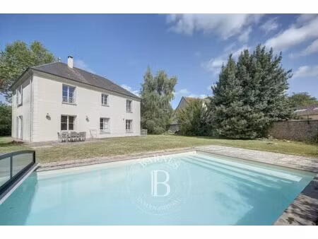 maison de luxe à vendre à neauphle-le-château