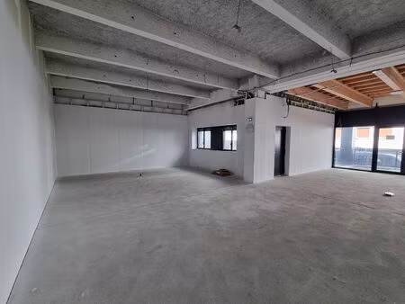 local professionnel au centre-ville de 124m²