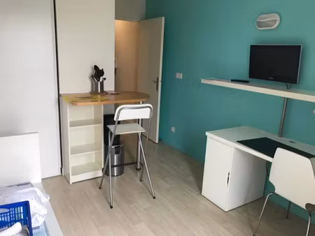 location meublée appartement 1 pièce 21 m² à compiegne (60200)  655 €