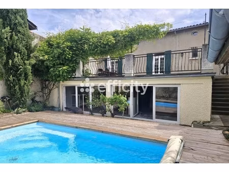 maison 9 pièces - 374 m²