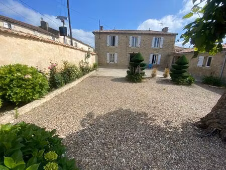 maison au calme   puit   dépendance  3 chambres  