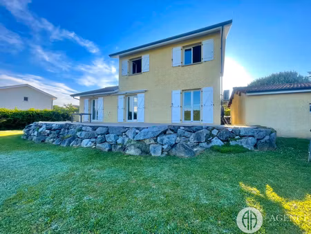 villa quatre chambres grand terrain sans travaux