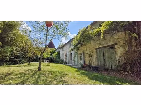 maison de luxe de 6 pièces en vente à saint-fort-sur-gironde  nouvelle-aquitaine