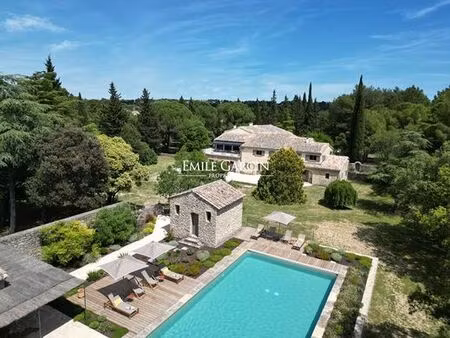 maison de 10 pièces de luxe en location à uzès  occitanie