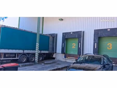 local d'activités 150 m² – accès 3 quais – martignat (plastic vallée)
