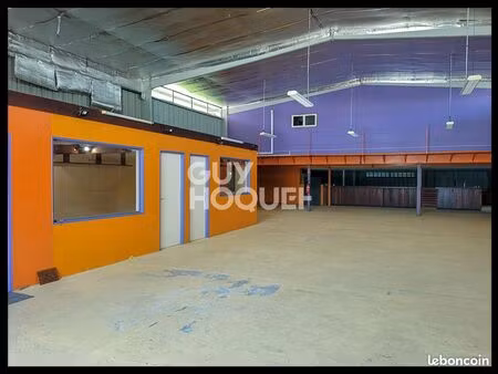 local 735 m² kourou