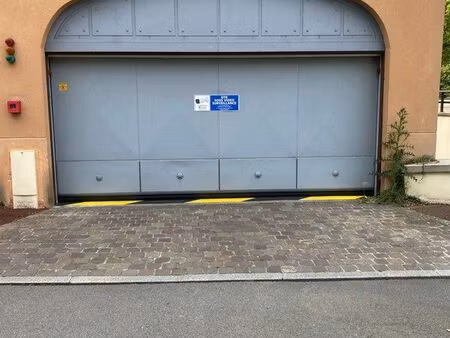 parking /box