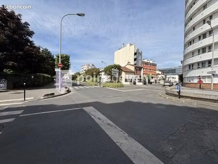 commerce beauté/coiffure 165 m²