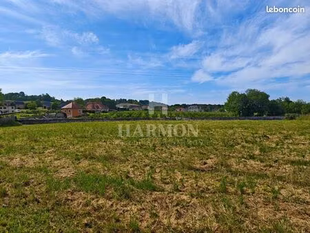 terrain 1600 m² lahourcade