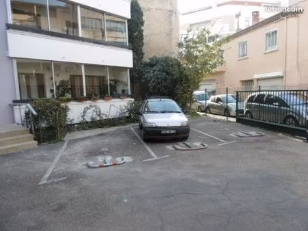 parking centre ville nîmes