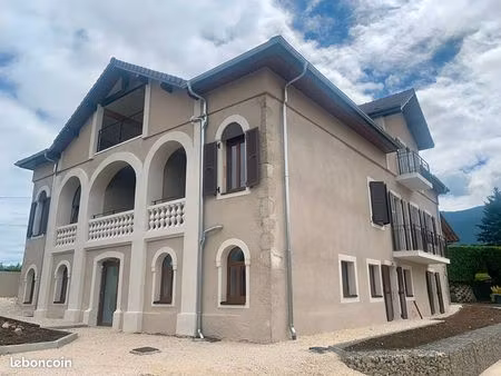 immeuble 4 pièces 84 m²