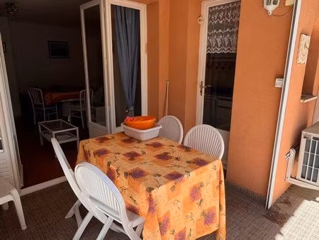 t2 44m2 +terrasse+clim+parking-plage à pied