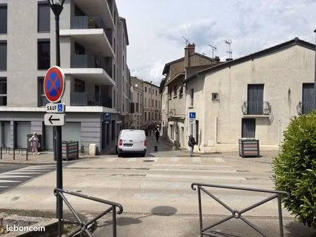 local commercial 66 m²