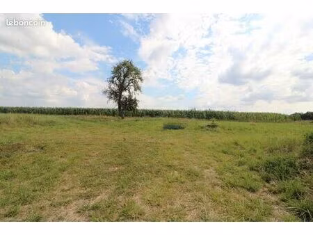 bâtiment 1 pièce 98 m²