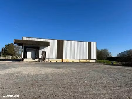 local d'activite 2160 m² grand bourgtheroulde