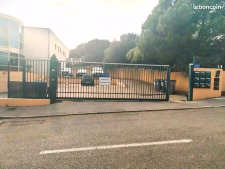 local 50 m² la seyne-sur-mer