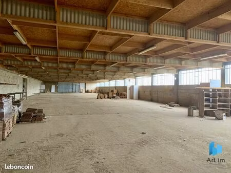 local 2200 m² le luart