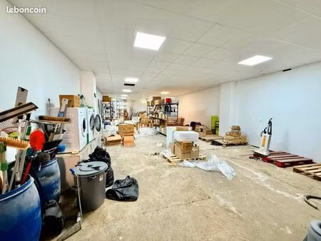 local d'activité 183 m²