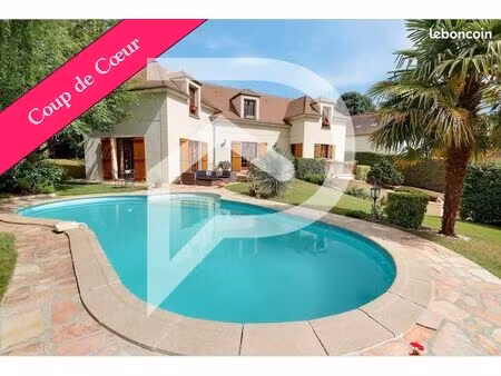 maison 7 pièces 237 m²