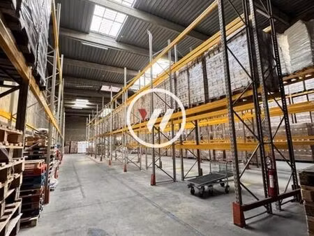 local d'activité 1 340 m²