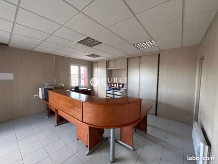 local 1000 m² sèvremoine