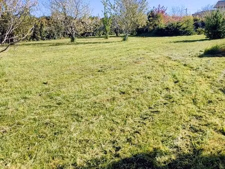 terrain constructible 1507 m2   le passage