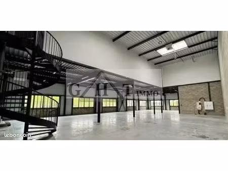 local bureaux 395 m²