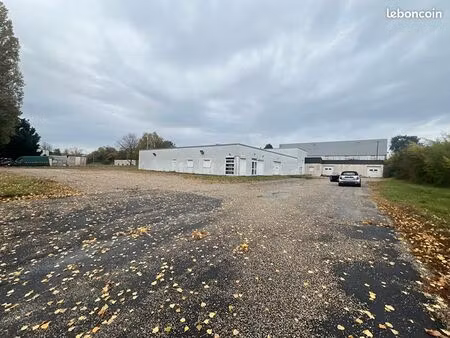 local 1400 m² pont eveque