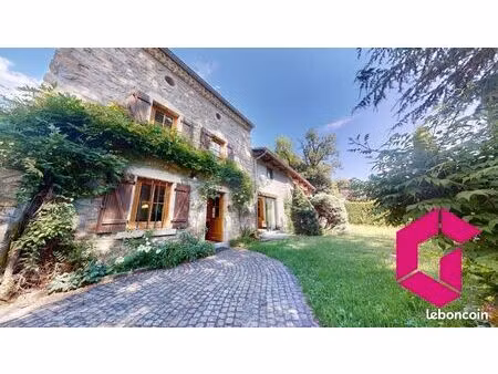 propriété 8 pièces 270 m²