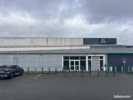 local commercial 1 389 m²