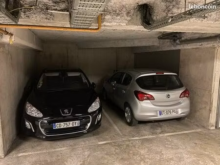 place de parking sous terrain résidence privée