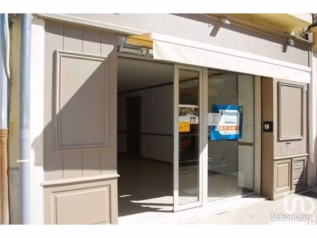 boutique 52 m² mèze