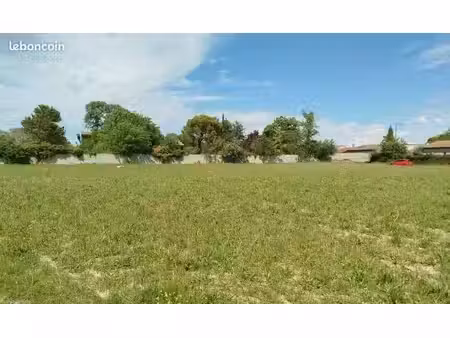 terrain 823 m² chabeuil
