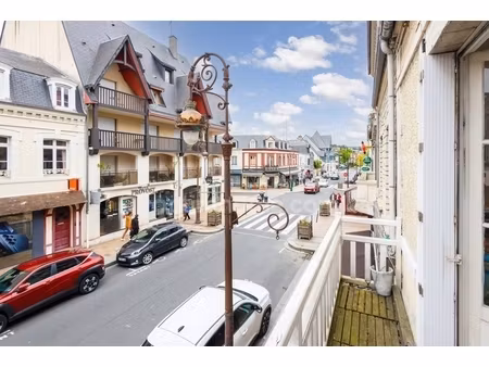 deauville entre gare sncf et place morny - appartement en triplex - 80 17 m2 carrez - 3 ch