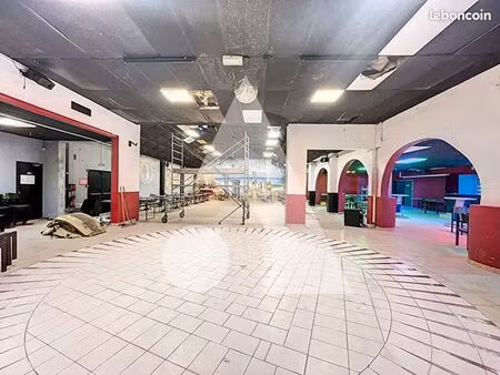 local industriel 1 500 m²