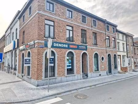 vaste surface commerciale en plein cœur de frasnes