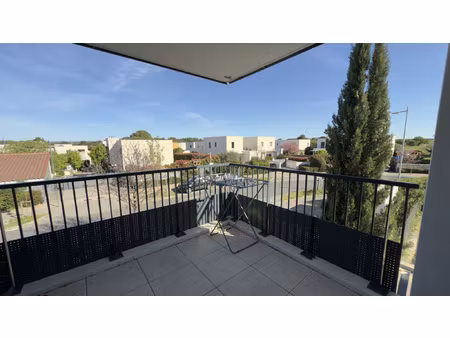 appartement moderne dans copropriété sécurisée à saint-brès