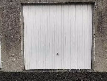 location garage box et parking à avranches (50300) : à louer / 20m² avranches