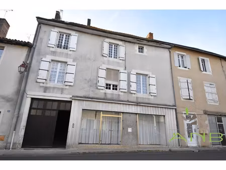 vente maison 9 pièces 180 m² à charroux (86250)  85 700 €