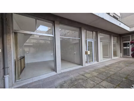 exclusivite a saisir place de la republique. espace bureaux.