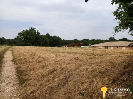 terrain constructible 2256 m2 entre mirambeau et montendre