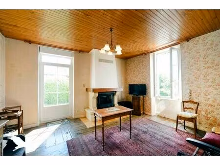 vente maison 9 pièces 210 m² massignac (16310)