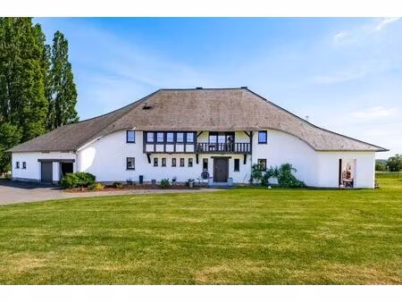 superbe propriété avec vue dégagée sur les campagnes